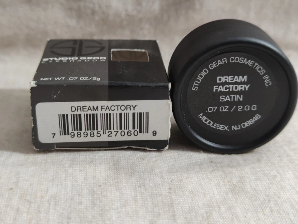 Sombra de ojos Studio Gear DREAM FACTORY .07 oz {{ENVÍO GRATUITO}} Foto 3 de 3