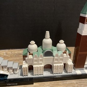 LEGO ARCHITECTURE - VENICE ITALY 21026 Complete with Manual