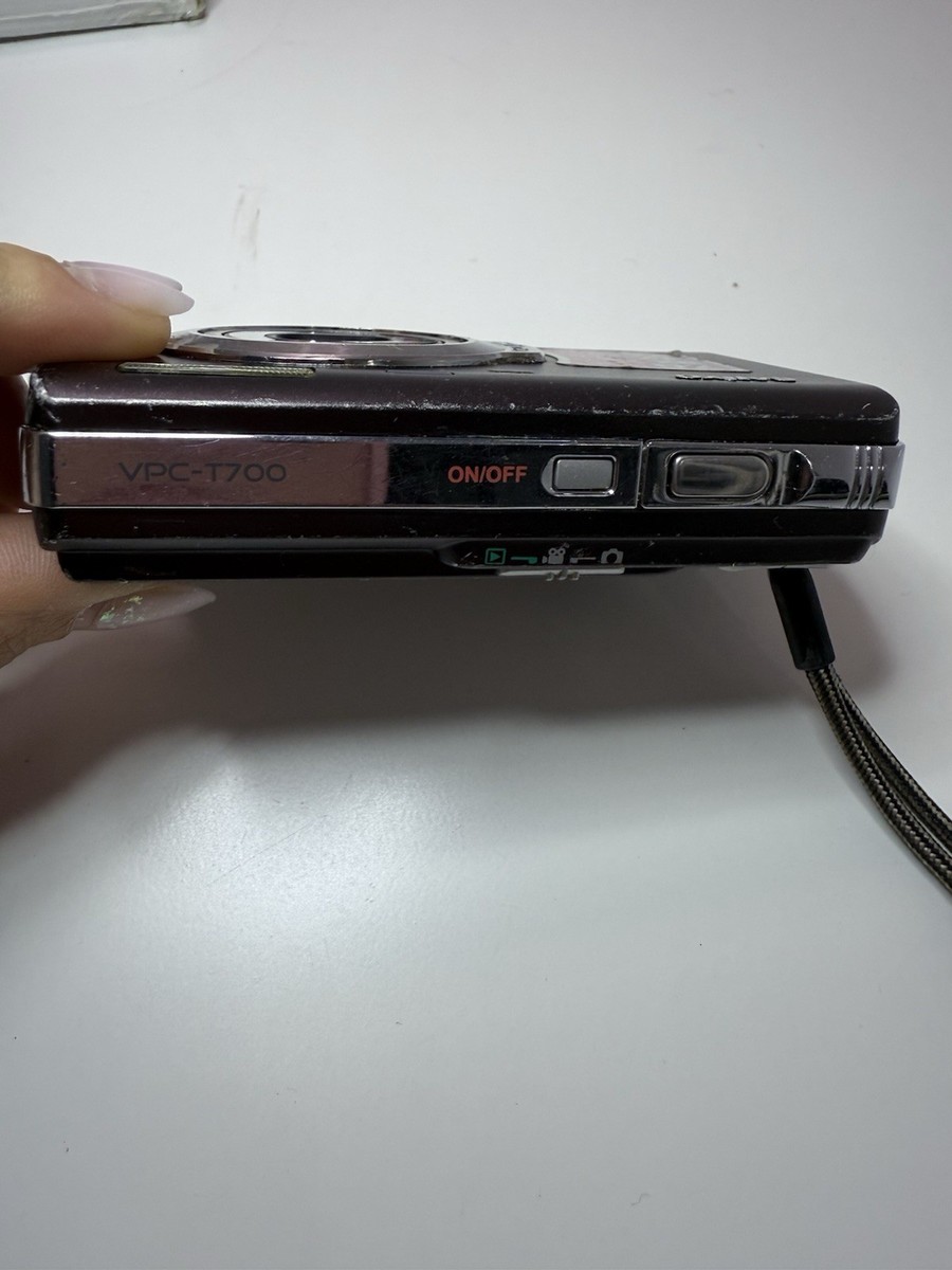 Sanyo VPC-T700T Digital Camera 7.0MP 3x Zoom Silver - Not Tested