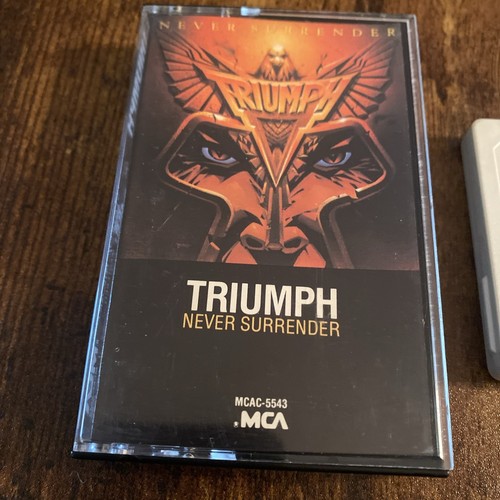 Triumph *Never Surrender *cassette tape *MCA 1985 *MCAC-5543 *80s HARD ROCK - Picture 2 of 4