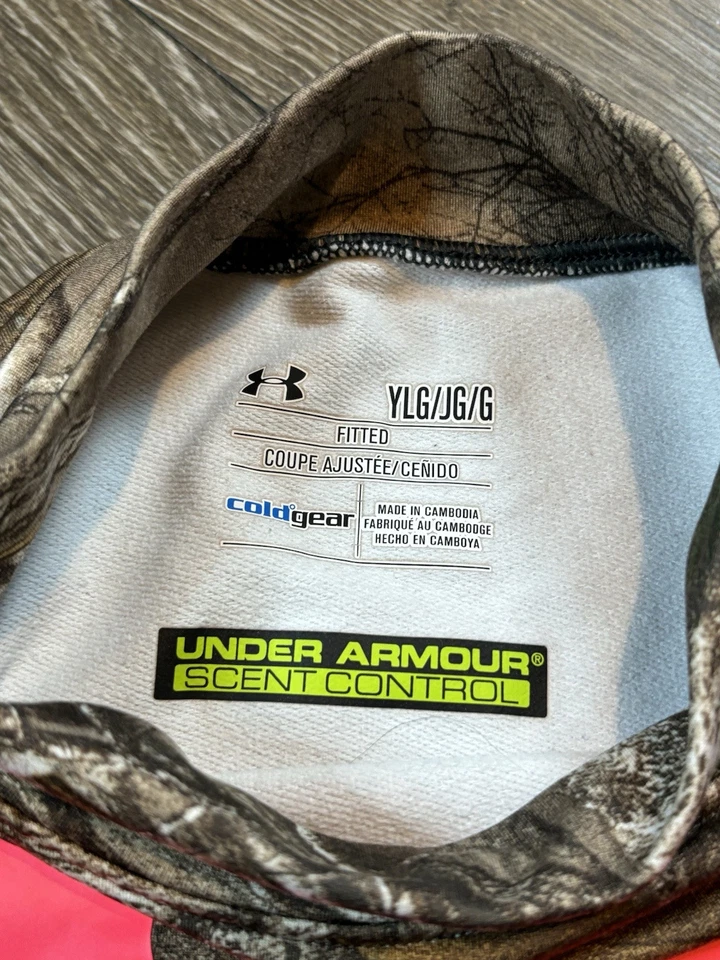 Under Armour Scent Control YLG Compression Cold Gear Hunting Shirt RealTree Camo - Image 3 of 4