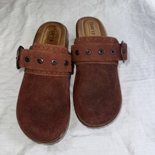 Born Banyan Clogs Suede Buckle Slip On Dark Brick Distressed Size 8 NEW