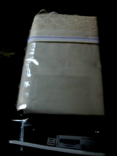 J C PENNYS HOME EXPRESSIONS FULL 54" X 75" EYELET BEDSKIRT IVORY 15" DROP NEW - Picture 2 of 6