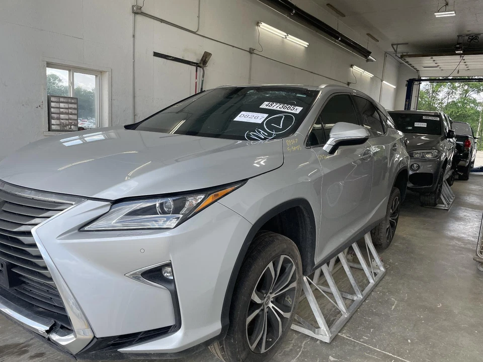 Compresor de aire acondicionado usado para: Lexus RX350 2017 grado A Foto 2 de 4