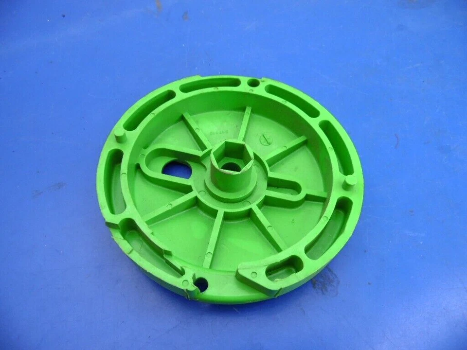 Green Machine 207001 , Spool Line Cover Housing Head , New ,Lot of 1 - Image 2 of 2