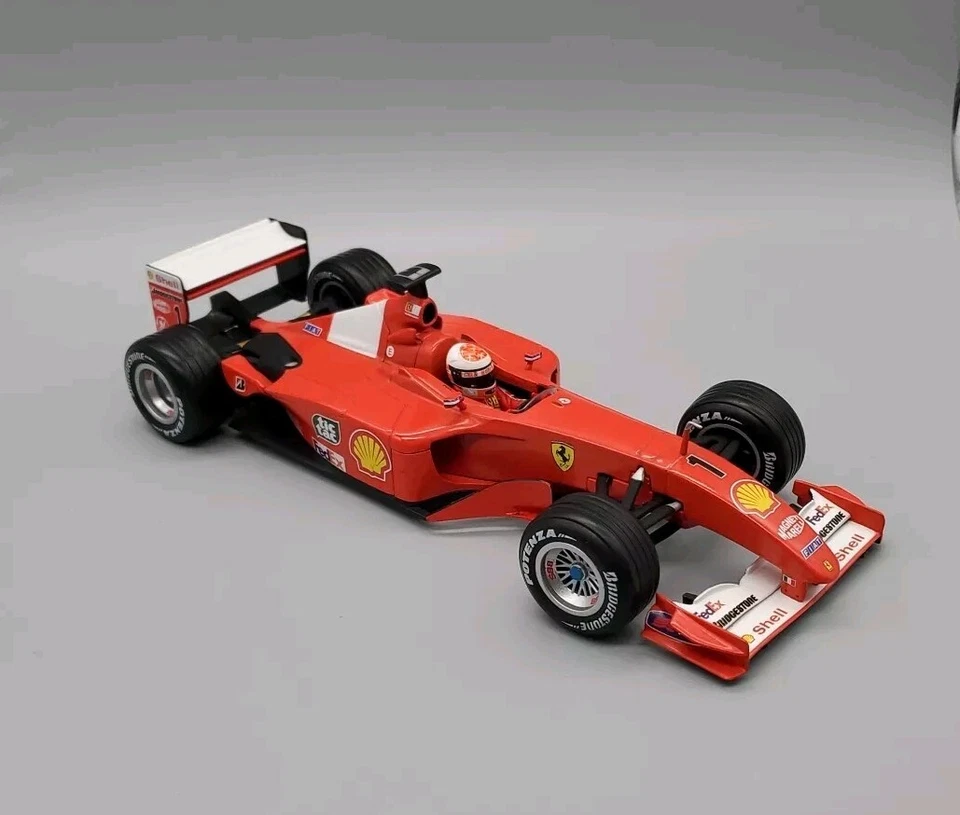 1:18 HotWheels 2001 Michael Schumacher #1 Ferrari F2001 sin caja Foto 2 de 4