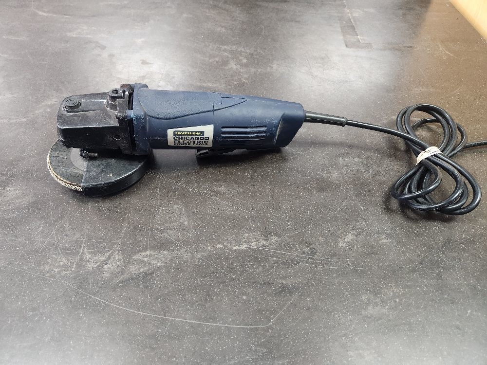 Chicago Electric 65519 4 1/2 IN GRINDER (523693)