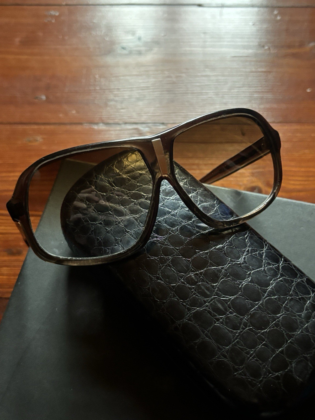 Vintage Unusual 70s Sunglasses Grey Brown Frame image 8