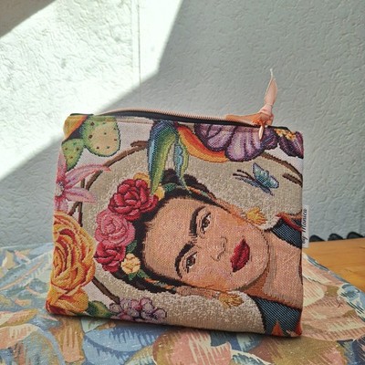Täschen mit FRIDA KAHLO MOTIV 18 X24cm selbst genäht. 