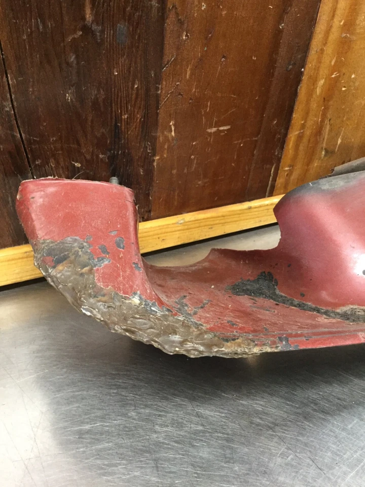 Triumph Spitfire • Alerón delantero original, fibra de vidrio. Para piezas. KT788 Foto 2 de 4