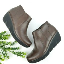 clarks women's everlay leigh ankle bootie