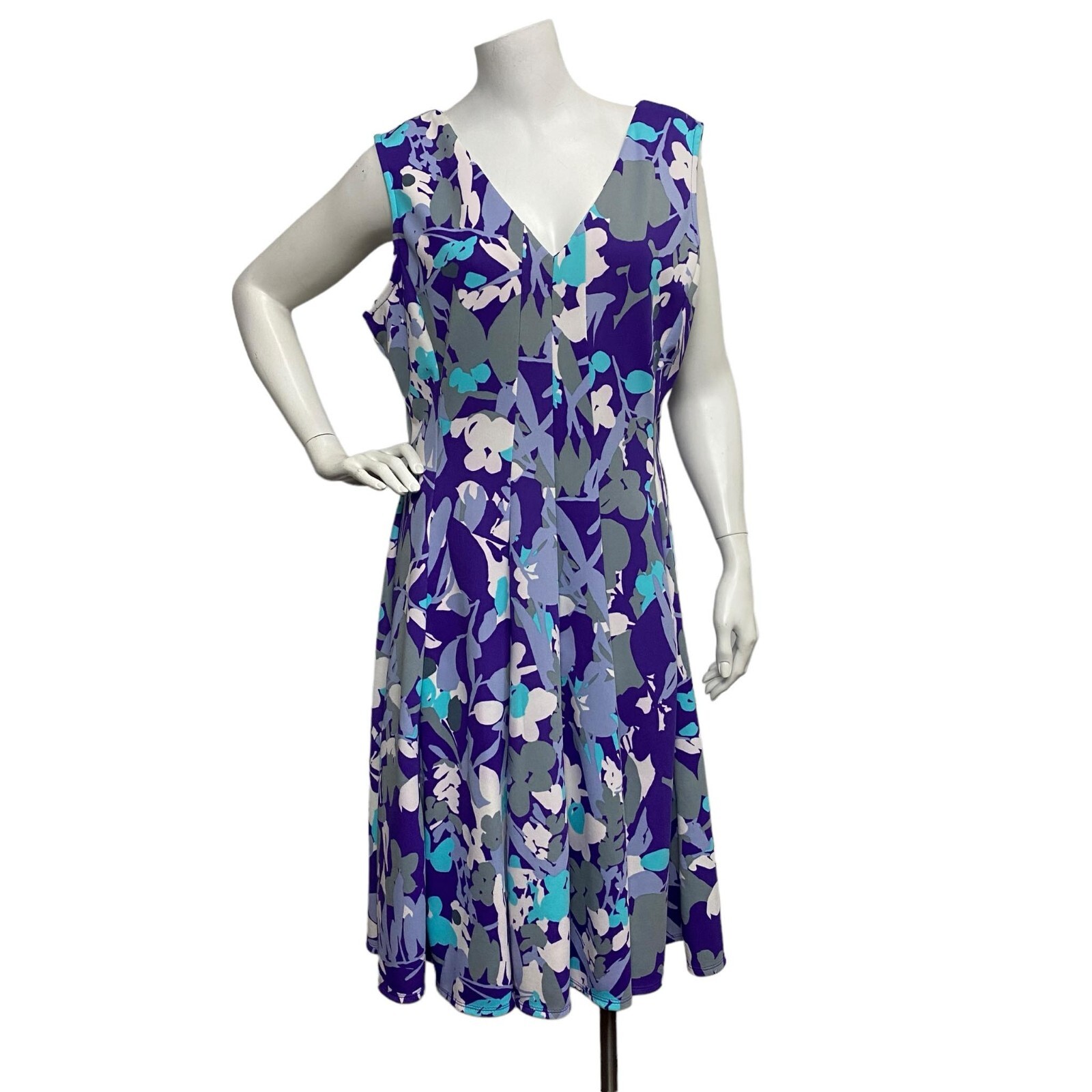 Lane Bryant Women skater floral Sleeveless dress Vneck Sz 16