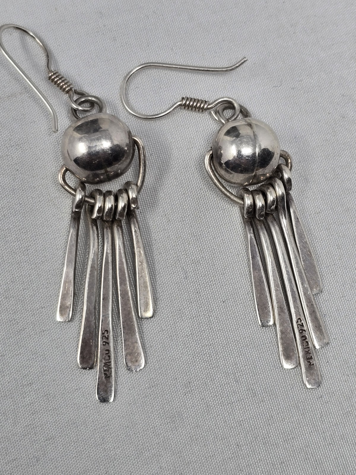 ​VtgSterling Silver Artisan Statement Shimmer Dan… - image 1