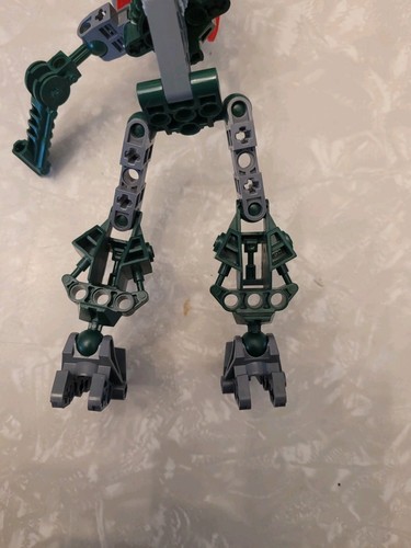 LEGO Bionicle 8616 Green Metru Nui - INCOMPLETE FOR PARTS - Picture 9 of 9