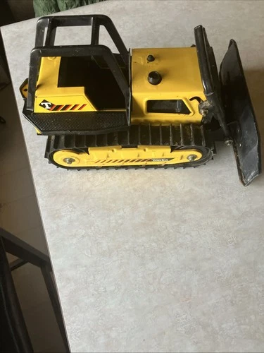 Vintage Tonka  Bulldozer W/ Rubber Cleats. Pressed Steel. Made In USA