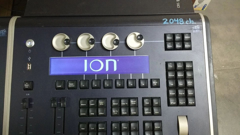 ETC ION 2000 Lighting Control Console P/N 4310A1014 w/ 2x20 Fader Wing READ AD - Image 2 of 4