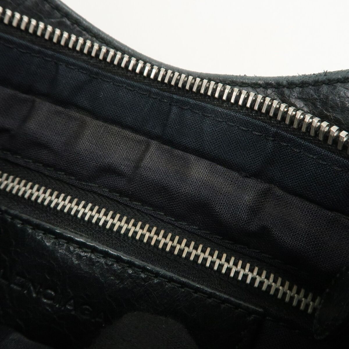 Auth BALENCIAGA The Giant Hip Shoulder Bag Black Leather Auth BALENCIAGA The Giant Hip Shoulder Bag Black Leather