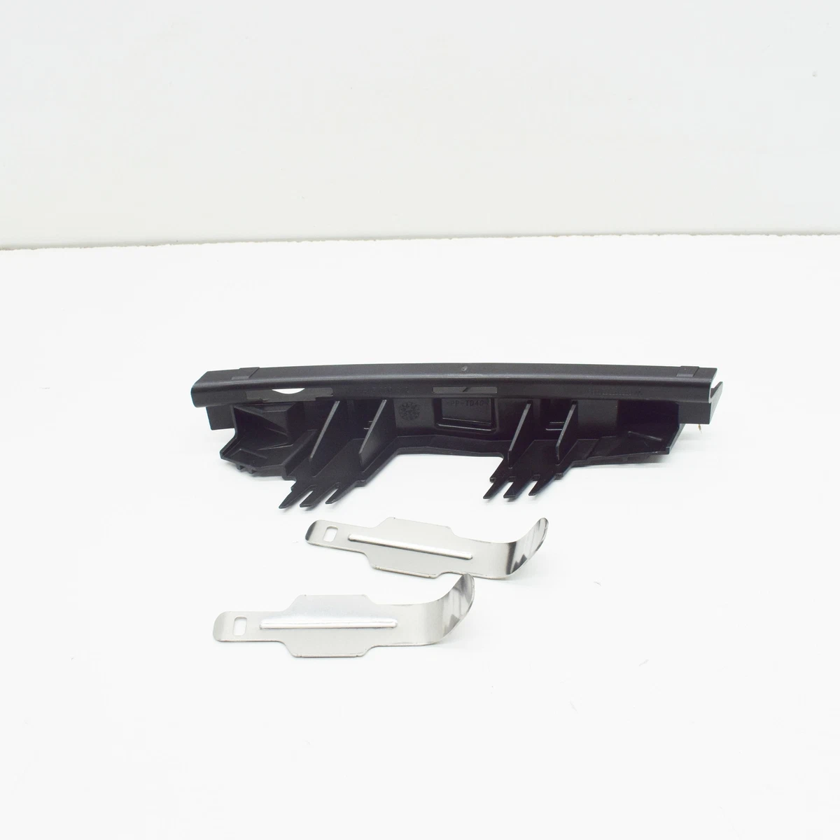 NEW BMW 3 G20 FRONT LEFT HEADLIGHT BRACKET MOUNT 63118496141  