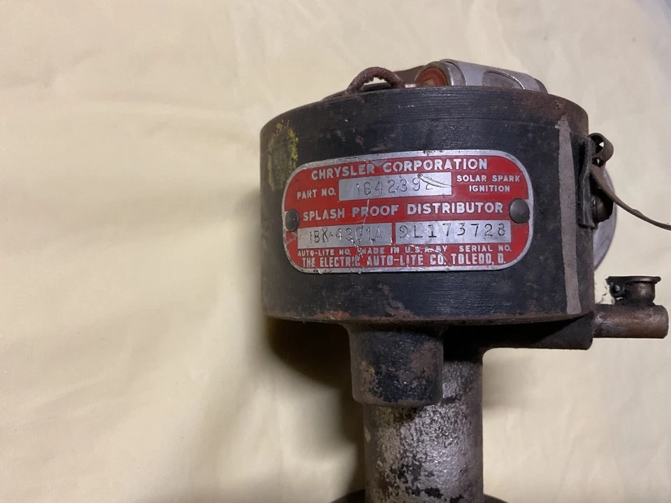 Dodge Super Red Ram D500 315 325 Hemi distribuidor de doble punto 1642392 PARECE BIEN Foto 2 de 4