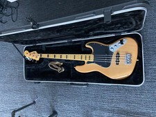 SQUIRE FENDER JAZZ BASS (Comes With Black Hard Case)