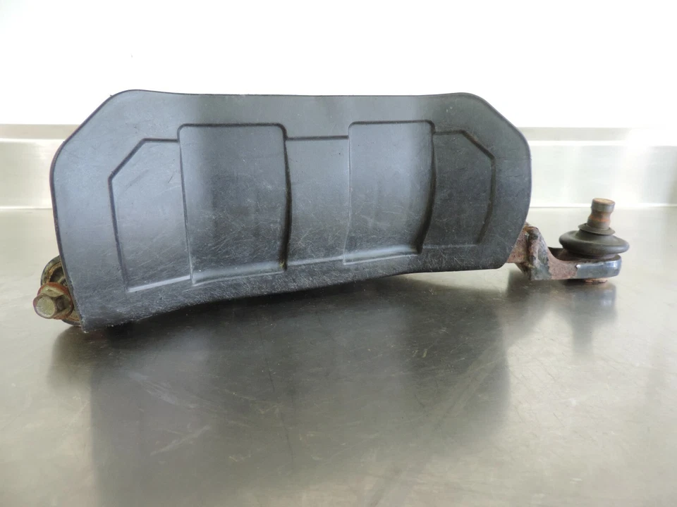 Arctic Cat 300 2002 4x4 brazo en A delantero izquierdo brazo de control inferior con protector CV Foto 4 de 4