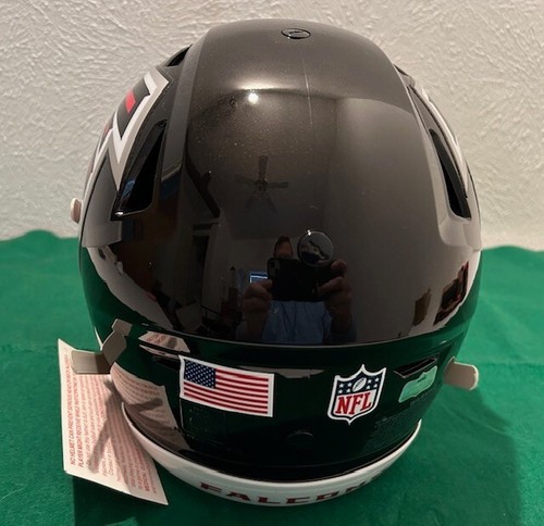 Michael Vick Autographed Atlanta Falcons Full Size SpeedFlex Helmet - Picture 5 of 6