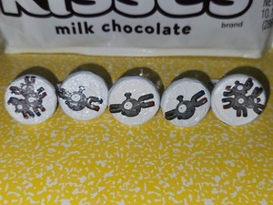 Hersheys Kisses Special Edition - POKEMON - magnemite magneton (5 Pieces) (5)