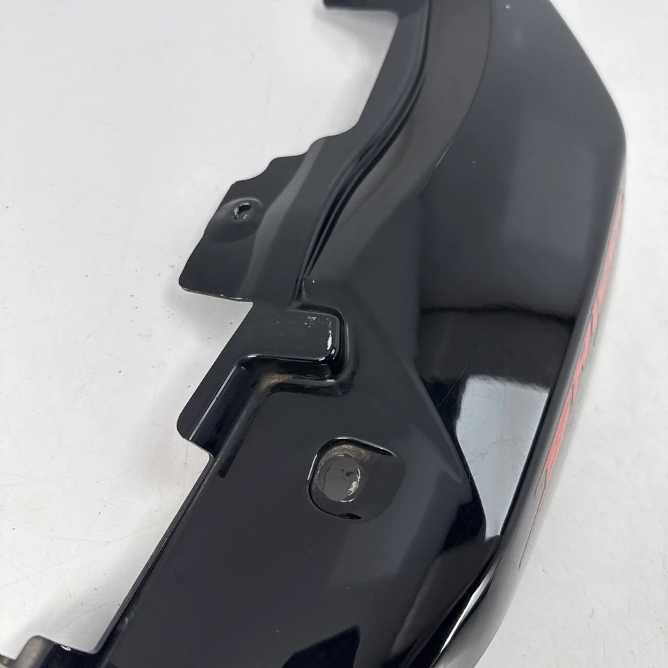 Carenado trasero Aprilia Shiver SL750 3013 negro R/H Pt.no AP89704700XN5 #Y1 Foto 3 de 4