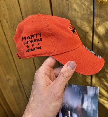 マーティ・シュプリーム　A24 Knicksキャップ A24 x '47 Brand Marty Supreme New York Knicks NYC Hat Cap Orange