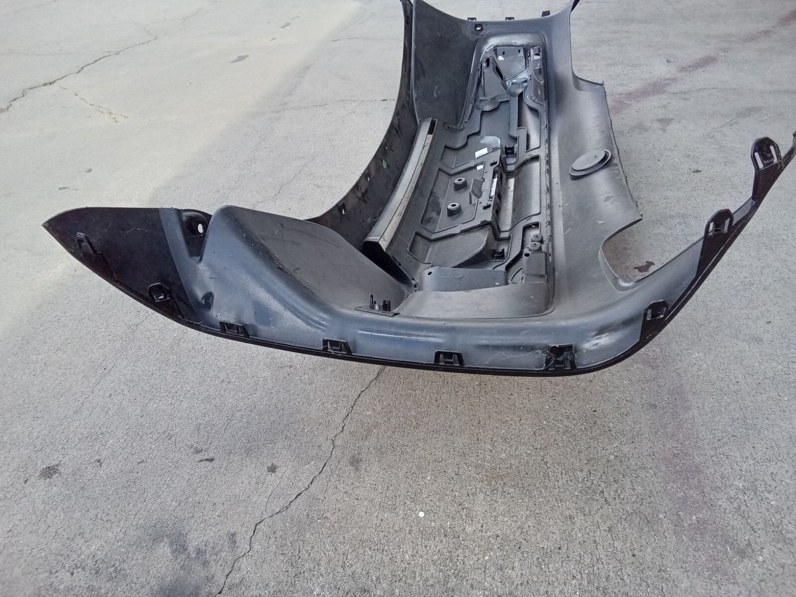 2014-2019 BMW I8 OEM REAR BUMPER COVER ASSEMBLY PROTONIC FROZEN BLACK