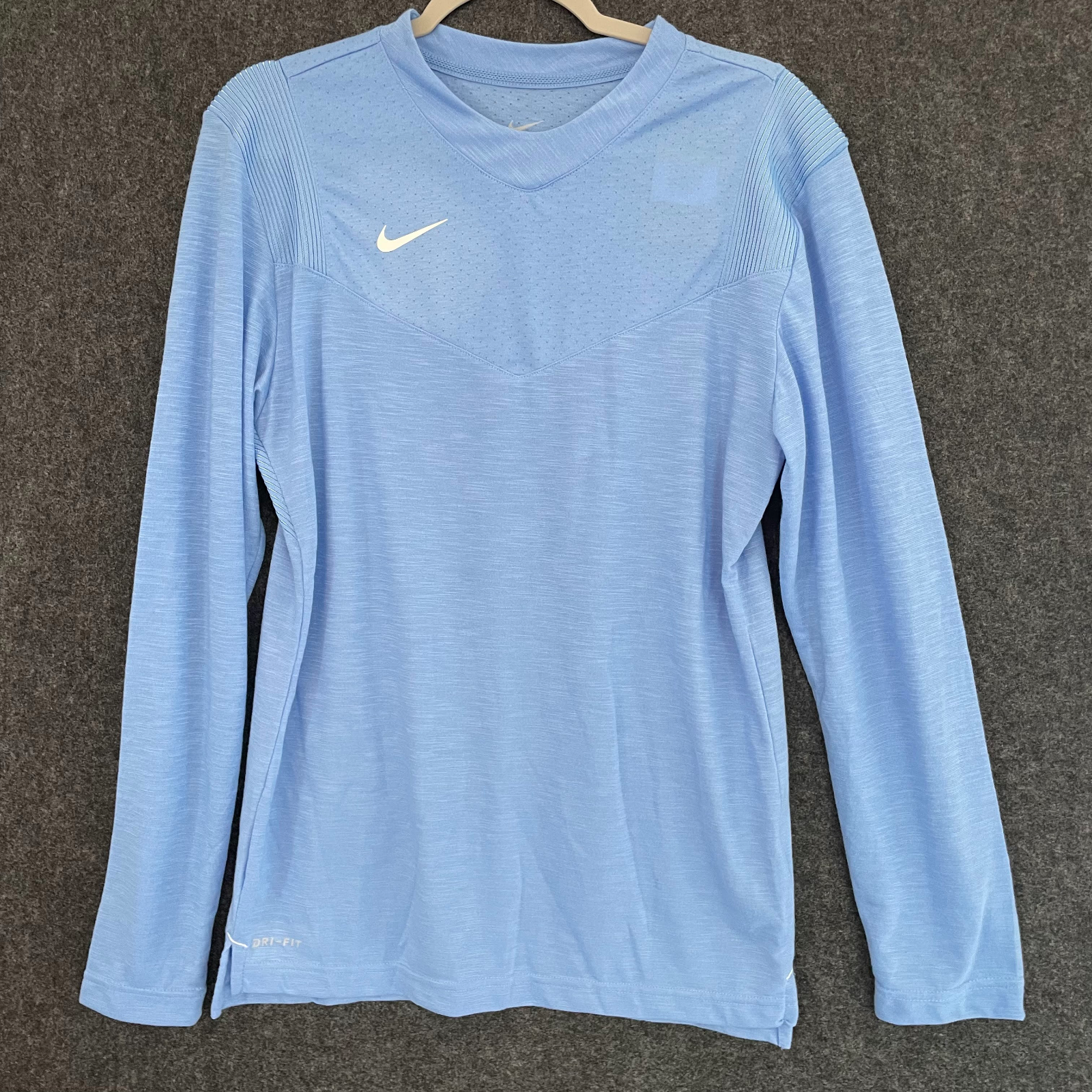 Top calcio da uomo Nike Dri Fit a maniche lunghe UV taglia small blu CW3539 448