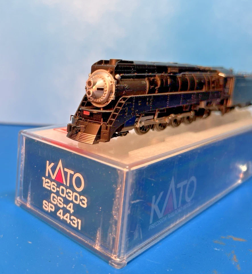 Kato GS-4 4-8-4 Southern Pacific Lines #4431 DCC N Scale Wartime Black - Image 4 of 4