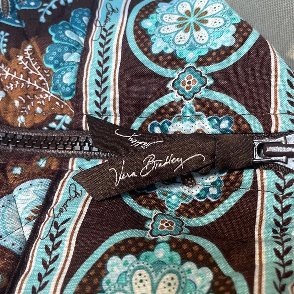 Маленькая оригинальная спортивная сумка Vera Bradley 18 x 8 x 8,5 дюйма ОТЛИЧНОЕ СОСТОЯНИЕ ТОВАРА!! - Изображение 4 из 4