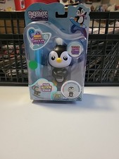 NEW FingerLings Penguin Tux Magic Moton Sensor Figure Lights Up