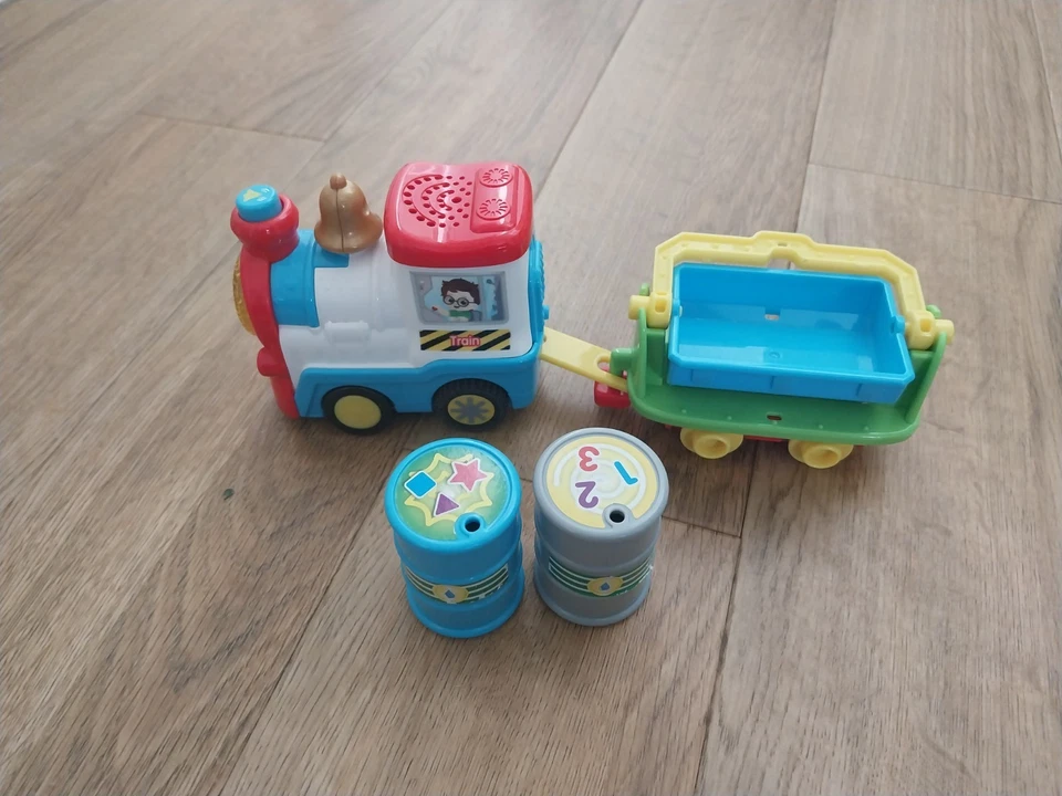 Vtech Toot Toot Flexi Track Train Set. Motorised Train & Extra Flexi Track Set - Image 4 of 4