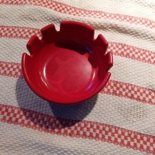VINTAGE RED CHERRY MAROON BAKELITE DEEP-DISH ASHTRAY MADE IN USA