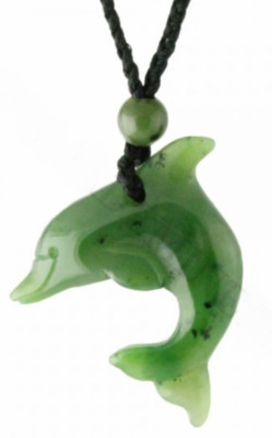 30 mm springender Delfin echter natürlicher Nephrit Jade Anhänger Halskette an Kordel
