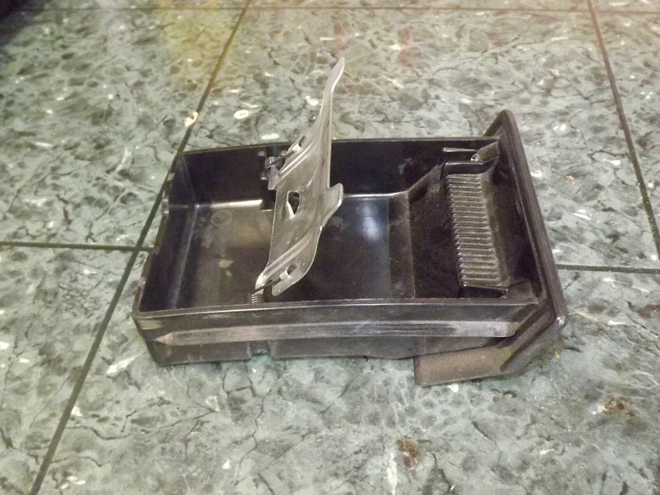 86-89 OEM USDM Acura Integra DA1 DA3 передняя консоль пепельница пепельница в черном - Изображение 3 из 4