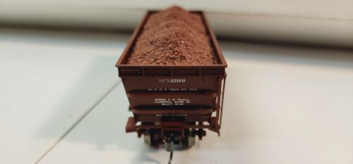 Southern Pacific Railroad Ore Hopper 345189 w/ Ore Load Roundhouse Model RTR HO - Picture 3 of 5