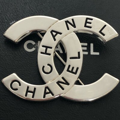 CHANEL Brooch AUTH chain Logo Rare Vintage Pin CC Silver
