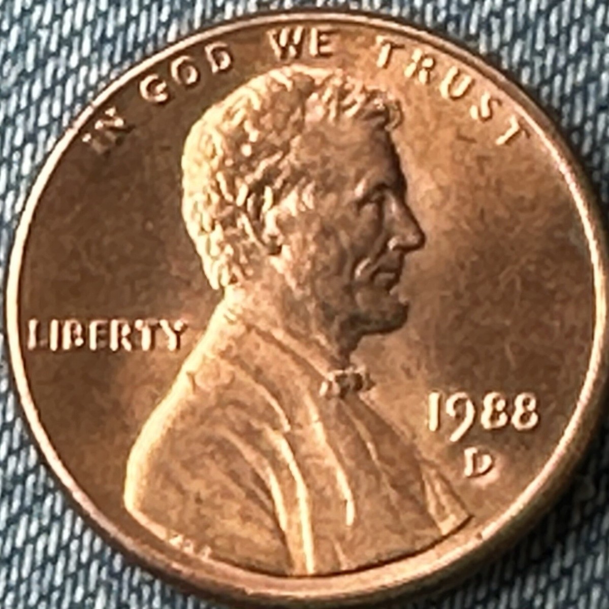 1988 “D” Lincoln Memorial Penny With Wide “AM” And A Flared “G