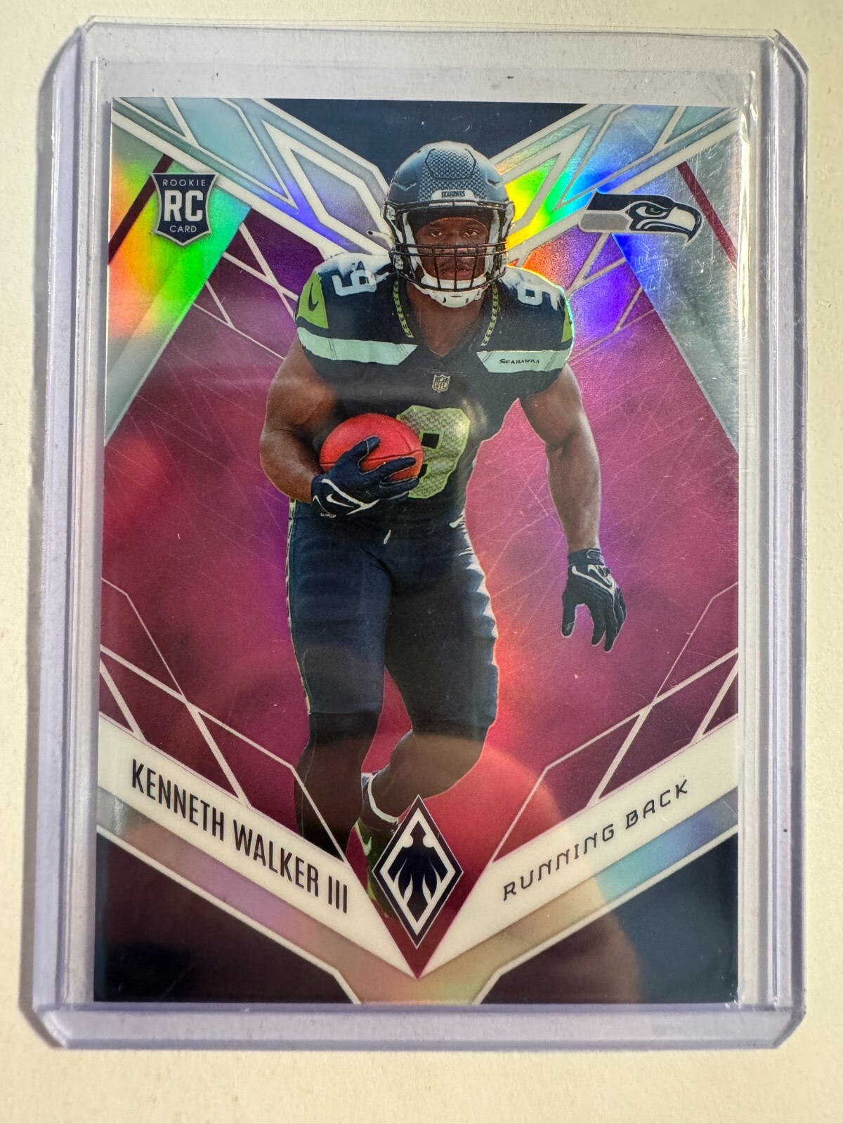 K167,697 - 2022 Panini Phoenix Pink #118 Kenneth Walker III #/199