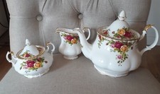 NEVER USED / IN BOX - Royal Albert Old Country roses tea set