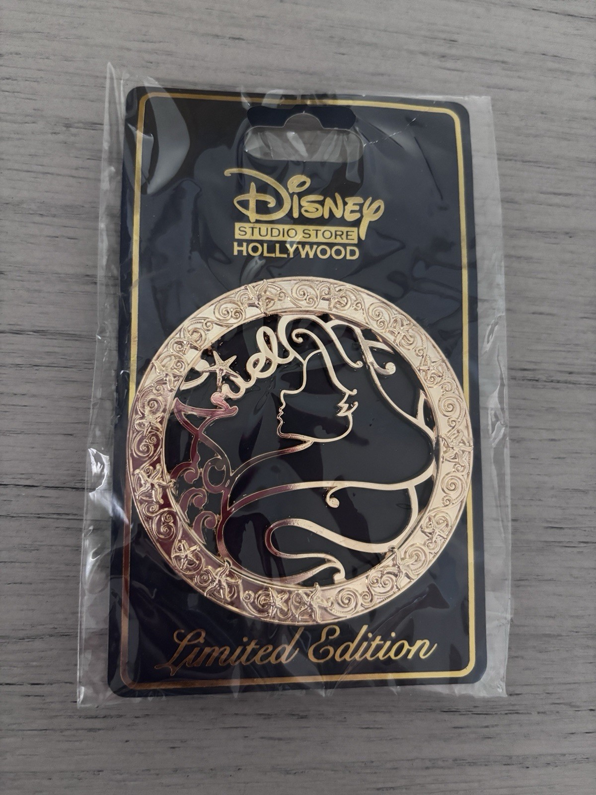 Disney Ariel Single Pin Disney Studio Store Hollywood Limited Edition
