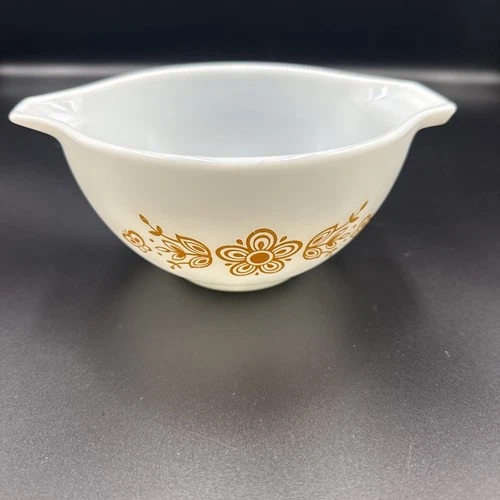 Vintage Pyrex "Butterfly Gold" #441 1-1/2 Pint Cinderella Nesting Mixing Bowl