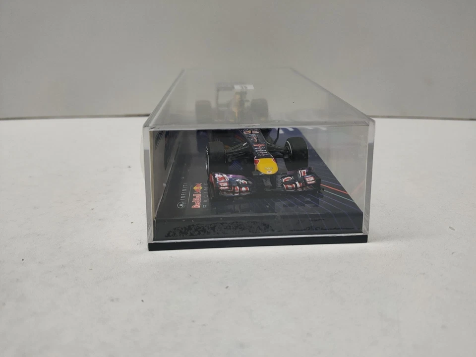 Red Bull RB9 Vettel Winner German GP 2013 1/43 Minichamps - Photo 3/4