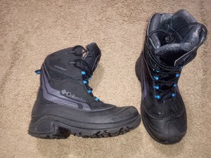 columbia boys boots