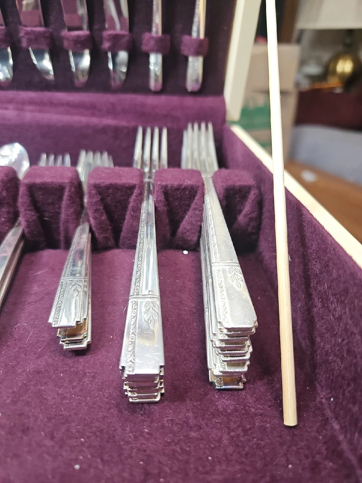 Juego de artículos planos Oneida GRENOBLE 1938, 80 piezas. Completo para 8, placa de plata Foto 4 de 4