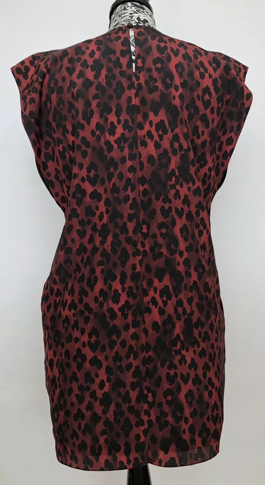 Abito da donna Saint Laurent taglia 34 nuovo con etichette stampa leopardata rosso 100% seta