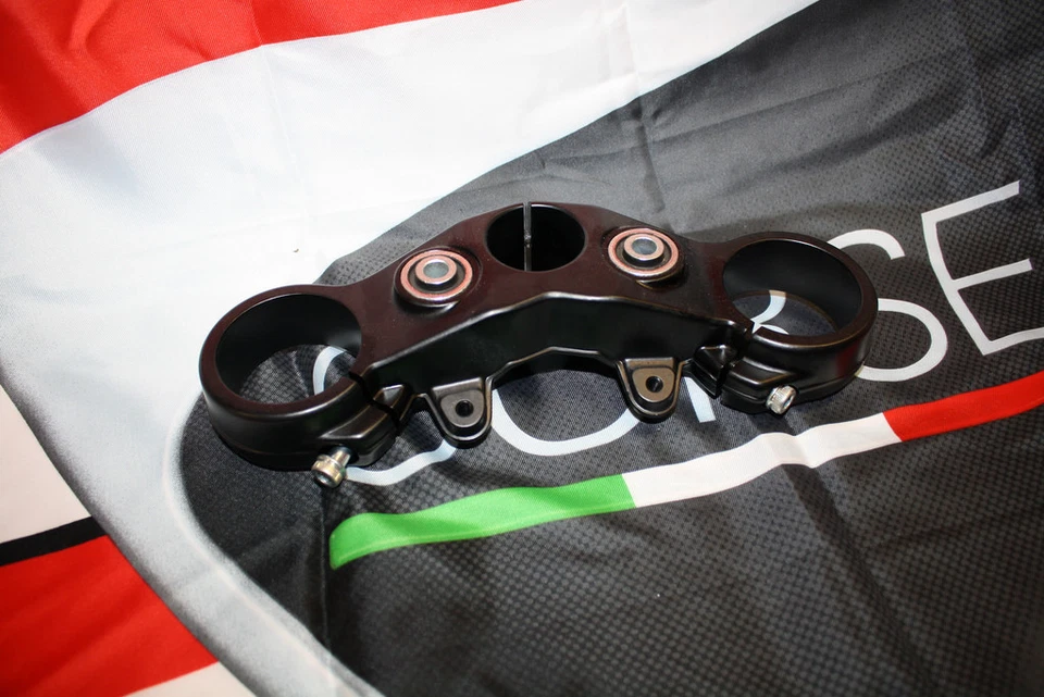 Piastra Forcelle Superiore per Ducati Hypermotard 1100 Evo SP cod 34110791AB - Immagine 3 di 3